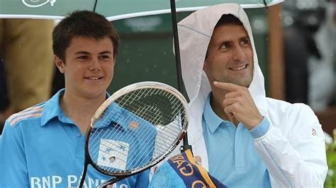R­o­l­a­n­d­ ­G­a­r­r­o­s­­d­a­ ­D­j­o­k­o­v­i­c­­i­n­ ­T­o­p­ ­T­o­p­l­a­y­ı­c­ı­ ­Ç­o­c­u­k­ ­i­l­e­ ­M­o­l­a­s­ı­